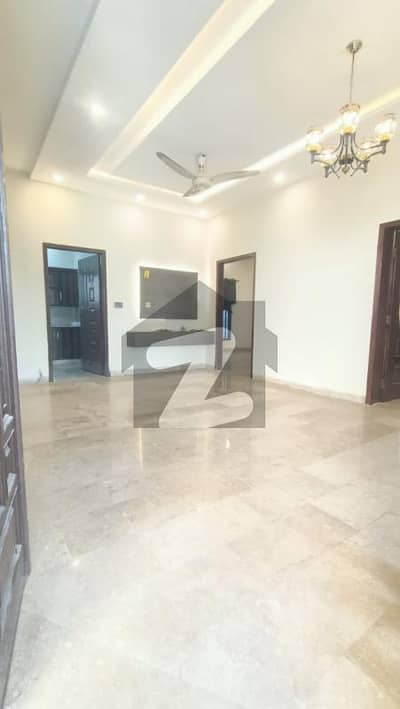 ڈی ایچ اے 11 رہبر فیز 2 ڈی ایچ اے 11 رہبر,لاہور میں 2 کمروں کا 5 مرلہ زیریں پورشن 65.0 ہزار میں کرایہ پر دستیاب ہے۔