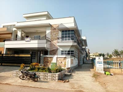 جی ۔ 13/4 جی ۔ 13,اسلام آباد میں 8 کمروں کا 14 مرلہ مکان 12.2 کروڑ میں برائے فروخت۔