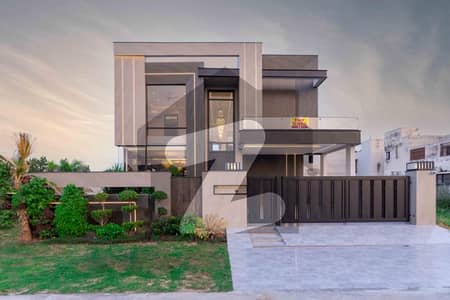 ڈی ایچ اے فیز 7 - بلاک یو فیز 7,ڈیفنس (ڈی ایچ اے),لاہور میں 5 کمروں کا 1 کنال مکان 9.5 کروڑ میں برائے فروخت۔