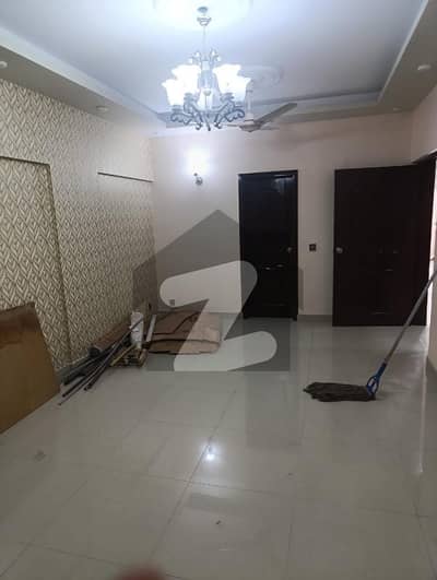 گلشن اقبال - بلاک 10-اے گلشنِ اقبال,گلشنِ اقبال ٹاؤن,کراچی میں 3 کمروں کا 11 مرلہ فلیٹ 3.75 کروڑ میں برائے فروخت۔