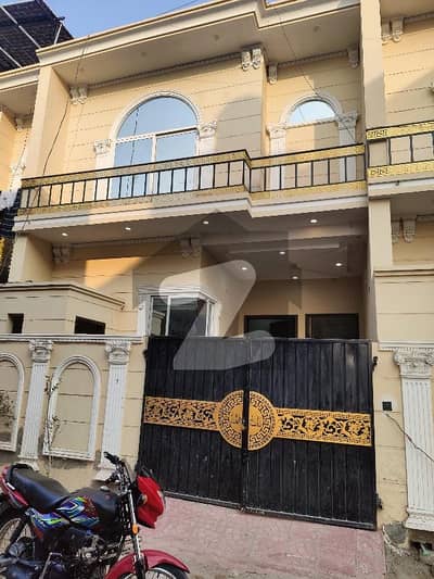 بوسان روڈ ملتان میں 3 کمروں کا 3 مرلہ مکان 88.0 لاکھ میں برائے فروخت۔