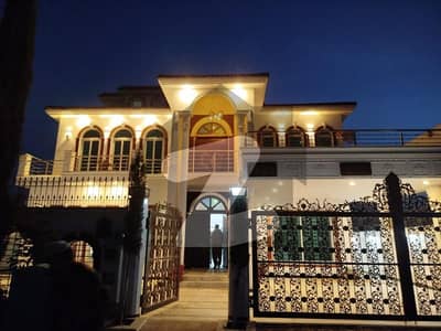 بحریہ ٹاؤن فیز 7 بحریہ ٹاؤن راولپنڈی,راولپنڈی میں 6 کمروں کا 1 کنال مکان 2.5 لاکھ میں کرایہ پر دستیاب ہے۔