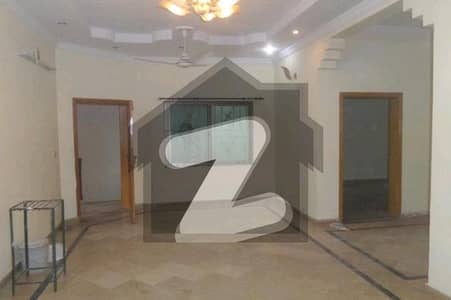 آئی ۔ 8/3 آئی ۔ 8,اسلام آباد میں 3 کمروں کا 14 مرلہ زیریں پورشن 1.65 لاکھ میں کرایہ پر دستیاب ہے۔