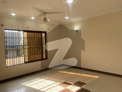 I. 8/ Upper Portion Available For Rent