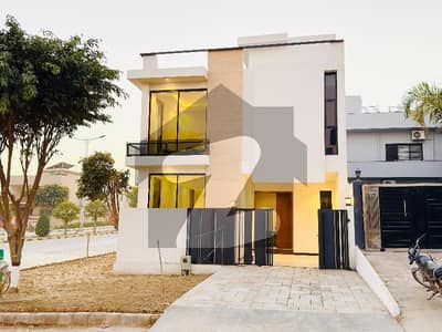 ایم پی سی ایچ ایس ۔ ملٹی گارڈنز بی ۔ 17,اسلام آباد میں 3 کمروں کا 5 مرلہ مکان 3.0 کروڑ میں برائے فروخت۔