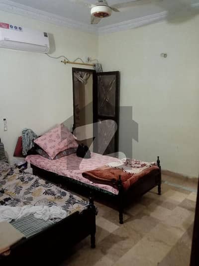 گلستانِِ جوہر ۔ بلاک 12 گلستانِ جوہر,کراچی میں 2 کمروں کا 3 مرلہ زیریں پورشن 30.0 ہزار میں کرایہ پر دستیاب ہے۔