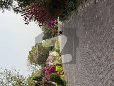 بنی گالہ اسلام آباد میں 9 کمروں کا 9 کنال مکان 65.0 کروڑ میں برائے فروخت۔