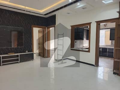 بحریہ ٹاؤن فیز 8 بحریہ ٹاؤن راولپنڈی,راولپنڈی میں 5 کمروں کا 10 مرلہ مکان 1.1 لاکھ میں کرایہ پر دستیاب ہے۔