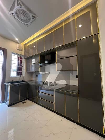 بحریہ ٹاؤن فیز 8 بحریہ ٹاؤن راولپنڈی,راولپنڈی میں 3 کمروں کا 5 مرلہ مکان 70.0 ہزار میں کرایہ پر دستیاب ہے۔