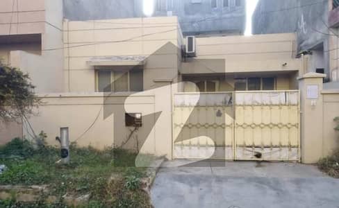 House for sale in G-11/1 Islamabad