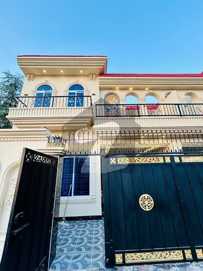 چونگی نمبر 6 ملتان میں 5 کمروں کا 7 مرلہ مکان 2.4 کروڑ میں برائے فروخت۔