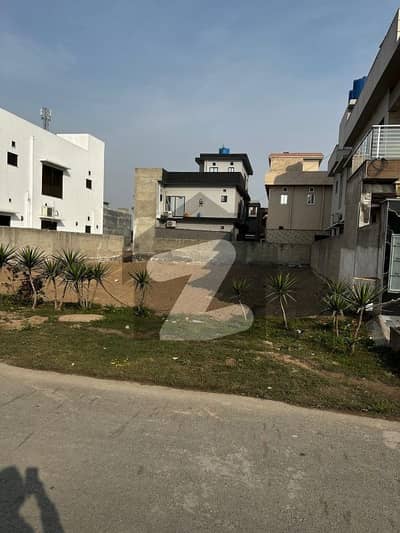 Plot for Sale in Tulip Extension Block, Park View City Lahore Transfer Free!