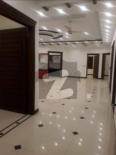 NEW BANGLOW 3 BED DD FOR RENT NAZIMABAD NO. 4