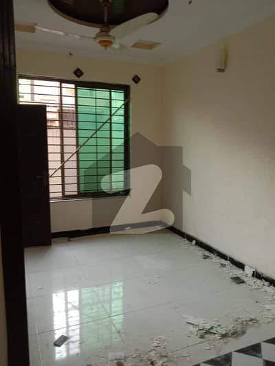 جی ۔ 14/4 جی ۔ 14,اسلام آباد میں 2 کمروں کا 5 مرلہ زیریں پورشن 70.0 ہزار میں کرایہ پر دستیاب ہے۔