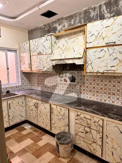 ایچ ۔ 13 اسلام آباد میں 5 کمروں کا 4 مرلہ مکان 1.6 کروڑ میں برائے فروخت۔