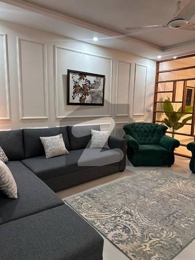 ایف ۔ 11 مرکز ایف ۔ 11,اسلام آباد میں 2 کمروں کا 8 مرلہ فلیٹ 4.5 کروڑ میں برائے فروخت۔