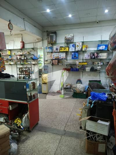 علامہ اقبال مین بلیوارڈ علامہ اقبال ٹاؤن,لاہور میں 3 مرلہ دکان 1.6 لاکھ میں کرایہ پر دستیاب ہے۔