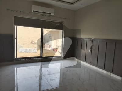 1 Kanal Well Maintained House In Top Location Phase 6