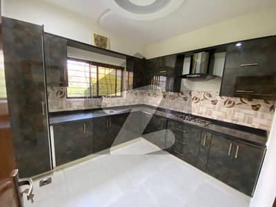 بحریہ ٹاؤن فیز 8 ۔ بلاک سی بحریہ ٹاؤن فیز 8,بحریہ ٹاؤن راولپنڈی,راولپنڈی میں 5 کمروں کا 10 مرلہ مکان 3.75 کروڑ میں برائے فروخت۔