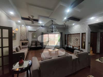 ڈی ایچ اے فیز 5 - بلاک ایچ فیز 5,ڈیفنس (ڈی ایچ اے),لاہور میں 5 کمروں کا 1 کنال مکان 9.25 کروڑ میں برائے فروخت۔ ڈی ایچ اے فیز 5 - بلاک ایچ فیز 5,ڈیفنس (ڈی ایچ اے),لاہور میں 5 کمروں کا 1 کنال مکان 9.25 کروڑ میں برائے فروخت۔