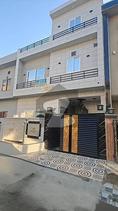 3 Marla Beautiful House Hot Location Available for Sale