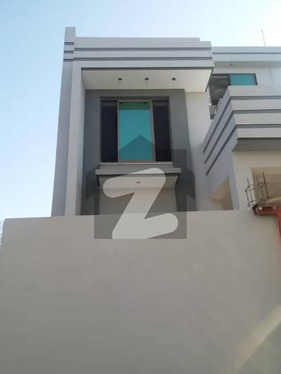 پولیس آفیسرز کالونی ایبٹ آباد میں 6 کمروں کا 6 مرلہ مکان 2.7 کروڑ میں برائے فروخت۔