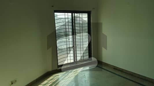 10 MARLA FULL HOUSE FOR RENT