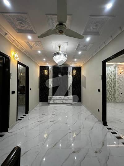 5 Marla Brand New Modern Design Lavish House For Sale In Park View City Lahore | For Discounted Price And Original Pictures Download The App "Signature Lands".