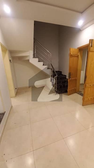 5 Marla Housein B1 Available For Rent