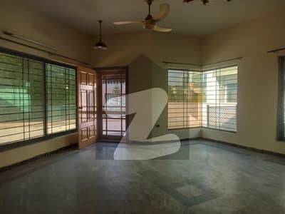 UPPER PORTION AVAILABLE FOR RENT IN I-8 NEAR MARKAZ