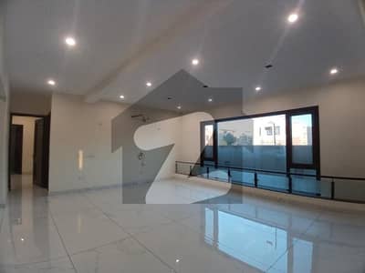 ڈی ایچ اے فیز 8 ڈی ایچ اے ڈیفینس,کراچی میں 6 کمروں کا 1 کنال مکان 6.5 لاکھ میں کرایہ پر دستیاب ہے۔