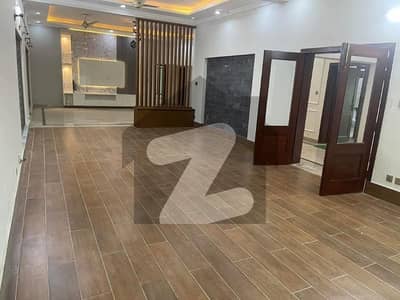 ڈی ایچ اے ڈیفینس فیز 2 ڈی ایچ اے ڈیفینس,اسلام آباد میں 6 کمروں کا 1 کنال مکان 7.95 کروڑ میں برائے فروخت۔ ڈی ایچ اے ڈیفینس فیز 2 ڈی ایچ اے ڈیفینس,اسلام آباد میں 6 کمروں کا 1 کنال مکان 7.95 کروڑ میں برائے فروخت۔