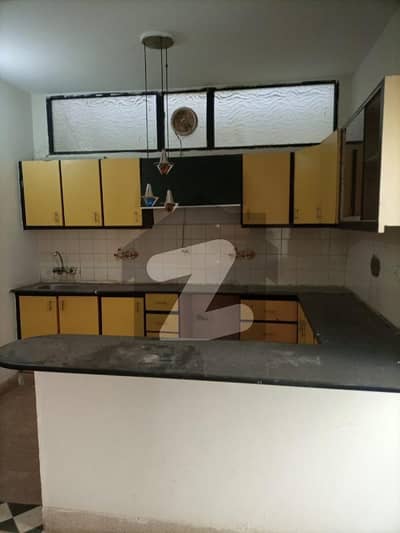 گلشنِ اقبال - بلاک 13 ڈی - 1 گلشنِ اقبال,گلشنِ اقبال ٹاؤن,کراچی میں 4 کمروں کا 6 مرلہ مکان 1.4 لاکھ میں کرایہ پر دستیاب ہے۔