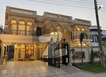 FOR SALE: 22 Marla Luxury Designer House Valencia Town, Lahore  A rare opportunity to own a massive 22 Marla (1.1 Kanal) brand-new masterpiece in one of Lahore's most organized and peaceful societies.