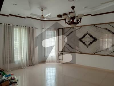 ڈی ایچ اے فیز 5 ڈی ایچ اے ڈیفینس,کراچی میں 3 کمروں کا 1 کنال زیریں پورشن 2.3 لاکھ میں کرایہ پر دستیاب ہے۔