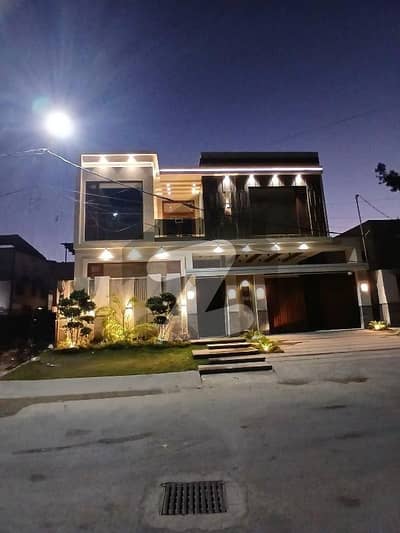 ڈی ایچ اے فیز 4 ڈی ایچ اے ڈیفینس,کراچی میں 5 کمروں کا 12 مرلہ مکان 13.9 کروڑ میں برائے فروخت۔