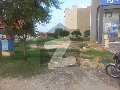 ڈی ایچ اے فیز 5 ڈیفنس (ڈی ایچ اے),لاہور میں 1 کنال رہائشی پلاٹ 6.85 کروڑ میں برائے فروخت۔