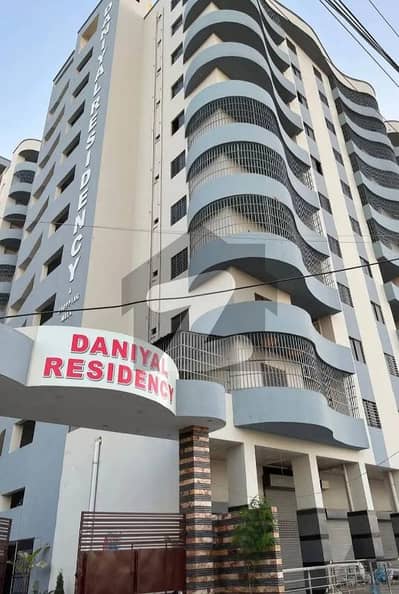 3 Bed Dd Builder Condition Flat Available For Sale In Daniyal Residency, Scheme 33