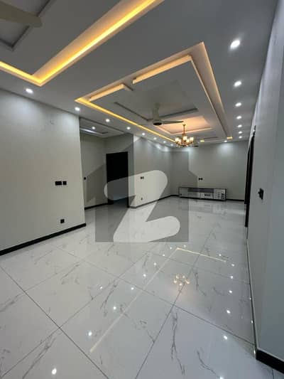 جی ۔ 13/4 جی ۔ 13,اسلام آباد میں 6 کمروں کا 10 مرلہ مکان 8.5 کروڑ میں برائے فروخت۔