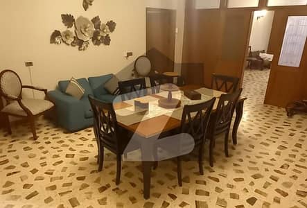 ڈی ایچ اے فیز 5 ڈی ایچ اے ڈیفینس,کراچی میں 5 کمروں کا 2 کنال مکان 16.25 کروڑ میں برائے فروخت۔