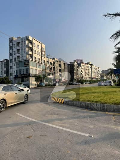 مڈوے کمرشل بحریہ ٹاؤن فیز 7,بحریہ ٹاؤن راولپنڈی,راولپنڈی میں 8 مرلہ Studio دفتر 3.6 کروڑ میں برائے فروخت۔ مڈوے کمرشل بحریہ ٹاؤن فیز 7,بحریہ ٹاؤن راولپنڈی,راولپنڈی میں 8 مرلہ Studio دفتر 3.6 کروڑ میں برائے فروخت۔