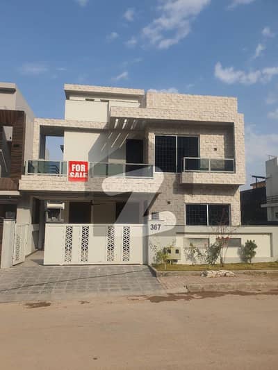 10 Marla Elegant Design House for Sale in Bahria Town Overseas Sector