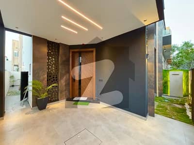 ڈی ایچ اے 9 ٹاؤن ڈیفنس (ڈی ایچ اے),لاہور میں 3 کمروں کا 5 مرلہ مکان 2.85 کروڑ میں برائے فروخت۔