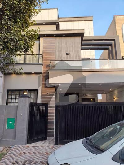 بحریہ ٹاؤن عمر بلاک بحریہ ٹاؤن سیکٹر B,بحریہ ٹاؤن,لاہور میں 4 کمروں کا 7 مرلہ مکان 2.9 کروڑ میں برائے فروخت۔