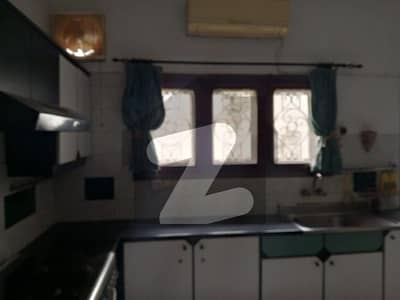 900 Yards Owner Built Bungalow for Rent in Zamzama 2+3 Beds, Garden & Huge Parking