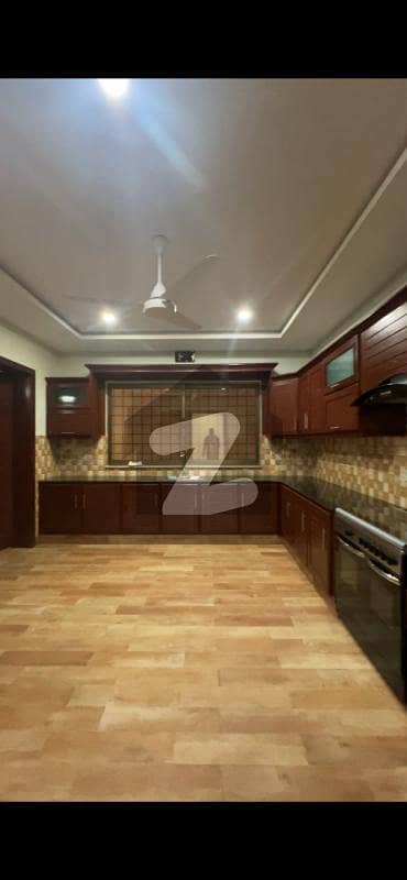 House For Rent In F-7, Islamabad | 666 Sq. Yds | 10 Bedrooms (Attached Baths) | Basement | 4 to 5 Car Parking | Double Gate Entrance | Rent: USD 6,000 (PKR 1,700,000)