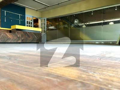 ایف ۔ 7 مرکز ایف ۔ 7,اسلام آباد میں 8 مرلہ دفتر 9.0 لاکھ میں کرایہ پر دستیاب ہے۔