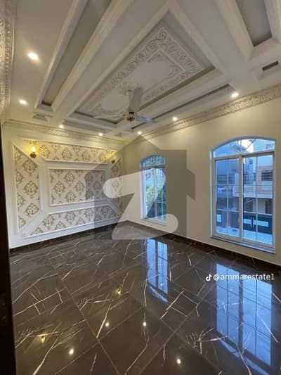 10 MARLA BRAND NEW LOWER PORTION AVAILABLE FOR RENT