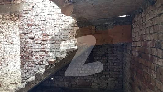 Spacious House Is Available For sale In Ideal Location Of Lyallpur Avenue