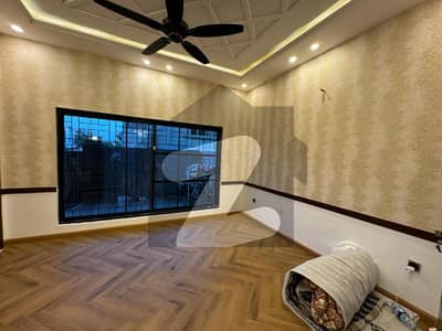 10 Marla Modern Design House For Sale In Bahria town Lahore -